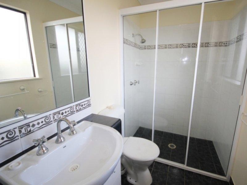 10 St Albans Road, Mount Louisa QLD 4814