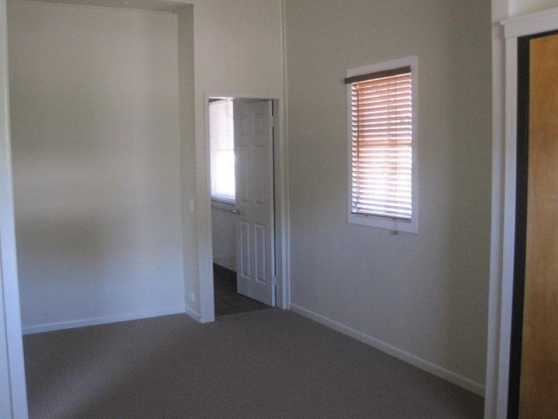 46 Livingstone Street, West End QLD 4810