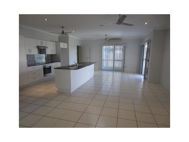 24 Daintree Drive, Bushland Beach QLD 4818