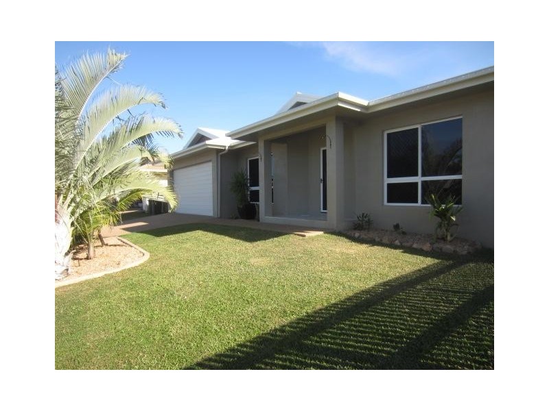 24 Daintree Drive, Bushland Beach QLD 4818