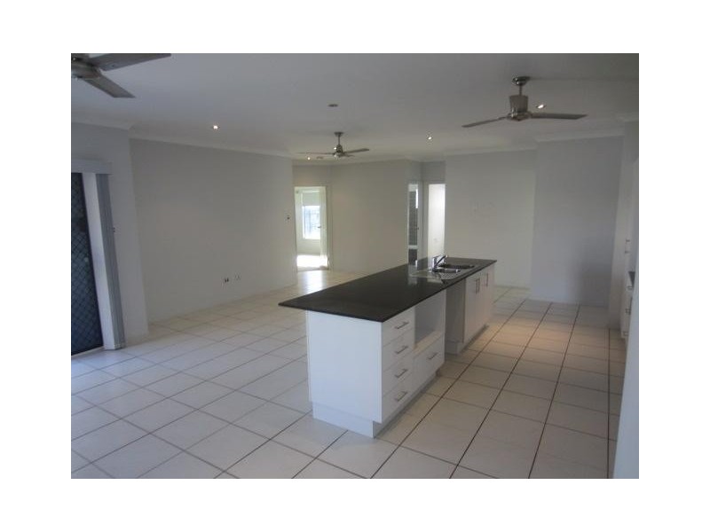 24 Daintree Drive, Bushland Beach QLD 4818