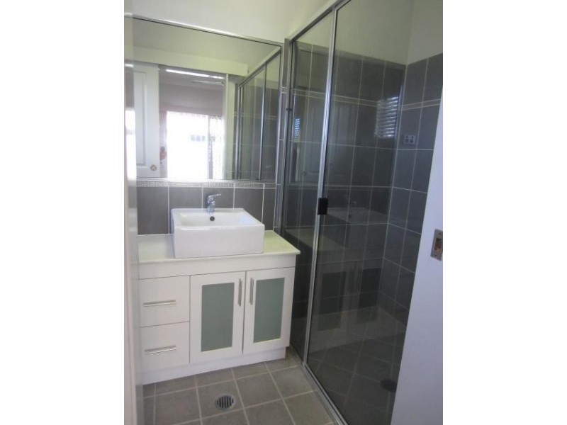 24 Daintree Drive, Bushland Beach QLD 4818