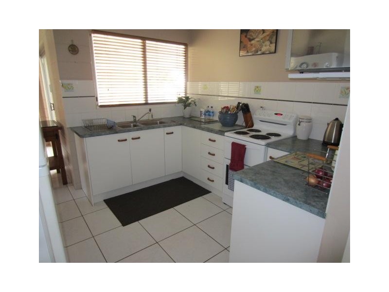 11 Joshua Crescent, Bushland Beach QLD 4818