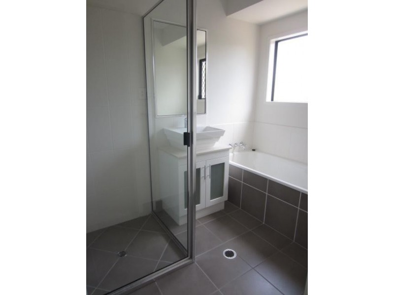 32 Armistice Street, Burdell QLD 4818