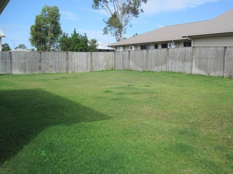 95 Woodwark Drive, Bushland Beach QLD 4818