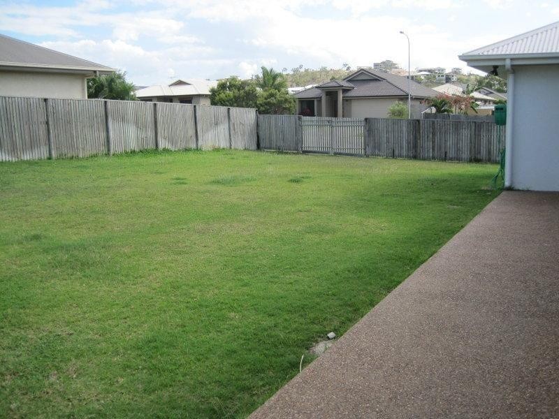 95 Woodwark Drive, Bushland Beach QLD 4818