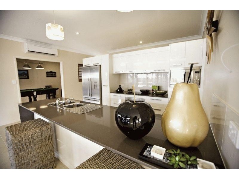 4 Arafura Close, Burdell QLD 4818