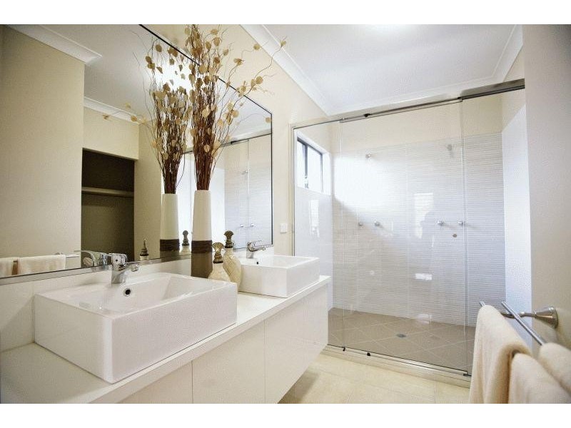 4 Arafura Close, Burdell QLD 4818