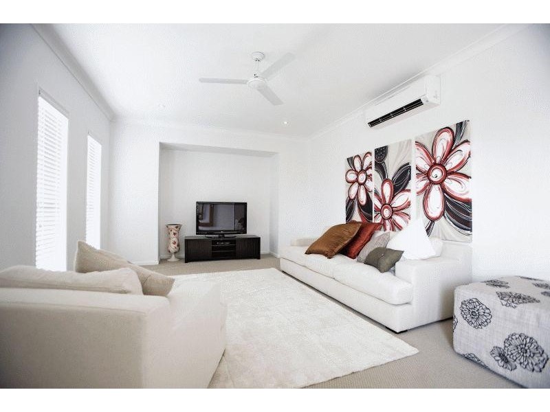 2 Arafura Close, Burdell QLD 4818