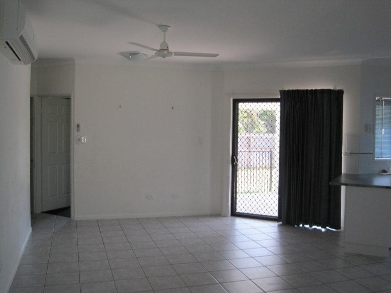 Bushland Beach QLD 4818