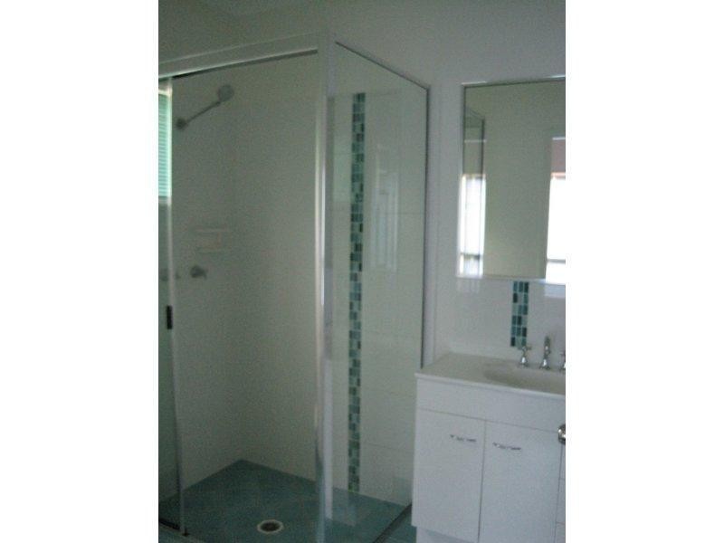 Bushland Beach QLD 4818