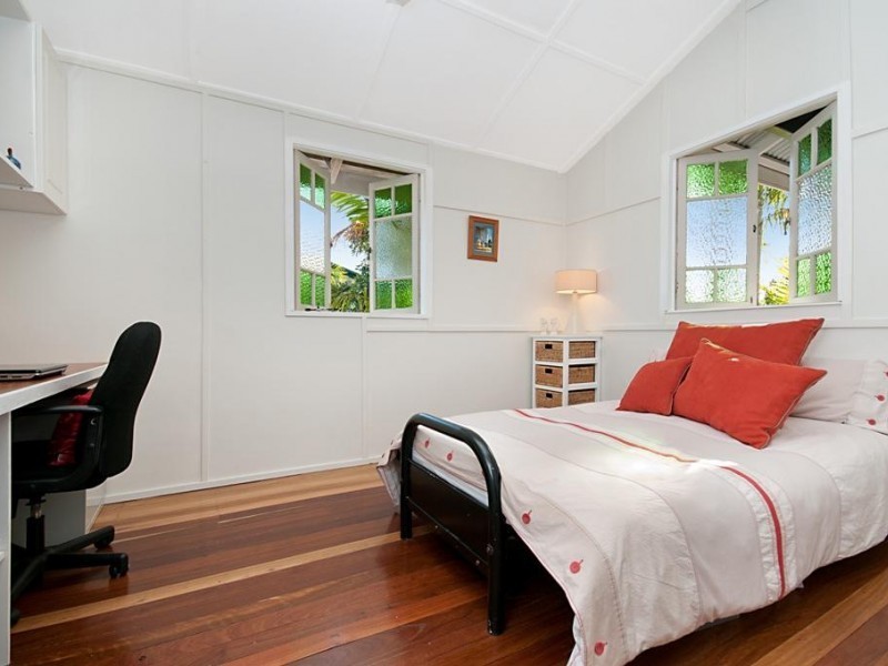 80 Carmody Street, Hermit Park QLD 4812