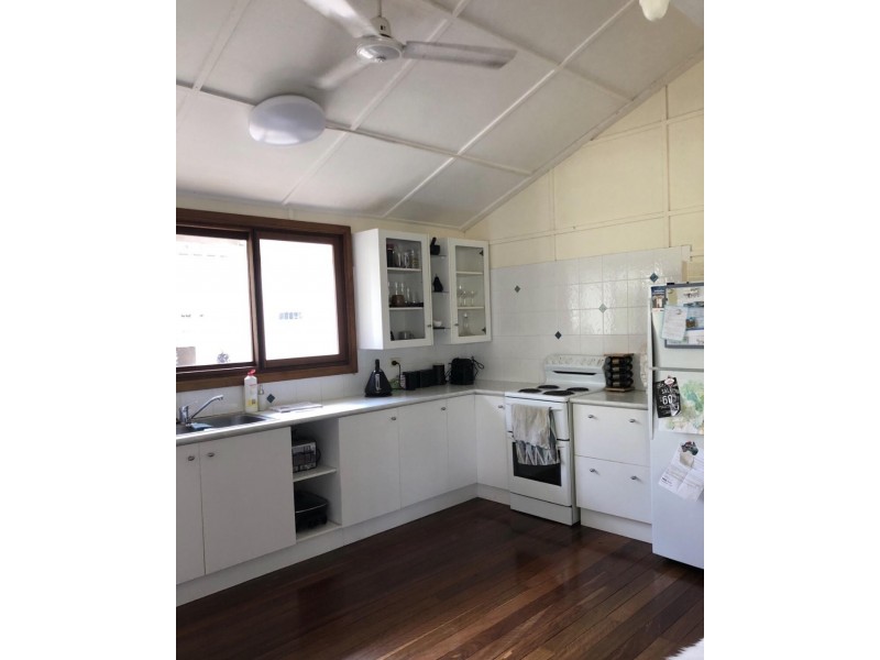 80 Carmody Street, Hermit Park QLD 4812