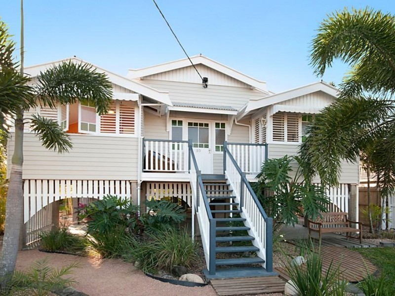 80 Carmody Street, Hermit Park QLD 4812