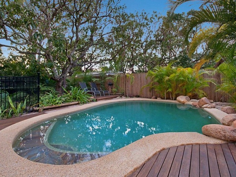 80 Carmody Street, Hermit Park QLD 4812