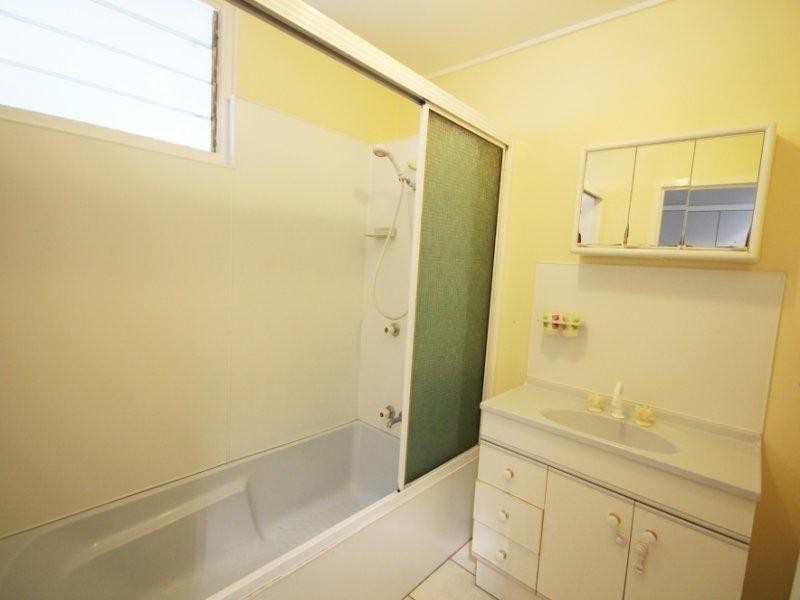 2 Gill Street, Kirwan QLD 4817