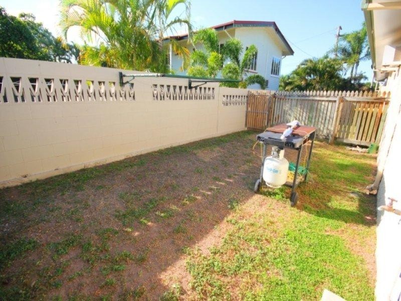 West End QLD 4810