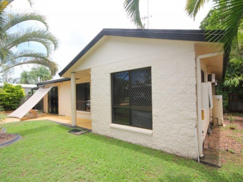 4 Lotus Court, Bushland Beach QLD 4818