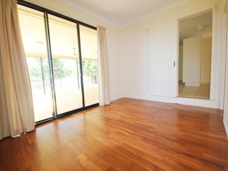 4 Lotus Court, Bushland Beach QLD 4818