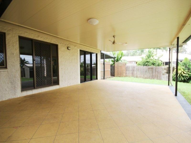 4 Lotus Court, Bushland Beach QLD 4818