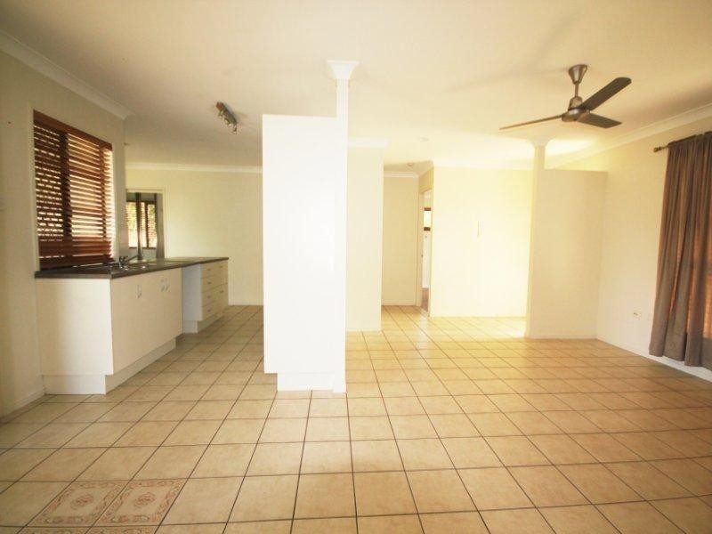4 Lotus Court, Bushland Beach QLD 4818