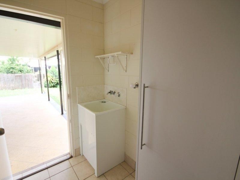 4 Lotus Court, Bushland Beach QLD 4818