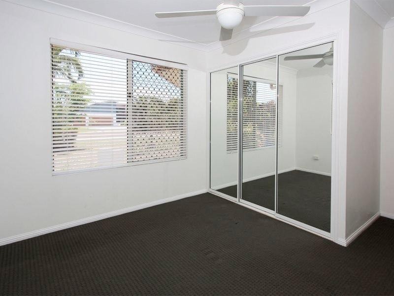 8 Lasindra Court, Bushland Beach QLD 4818