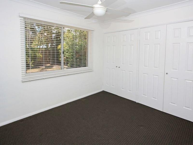 8 Lasindra Court, Bushland Beach QLD 4818