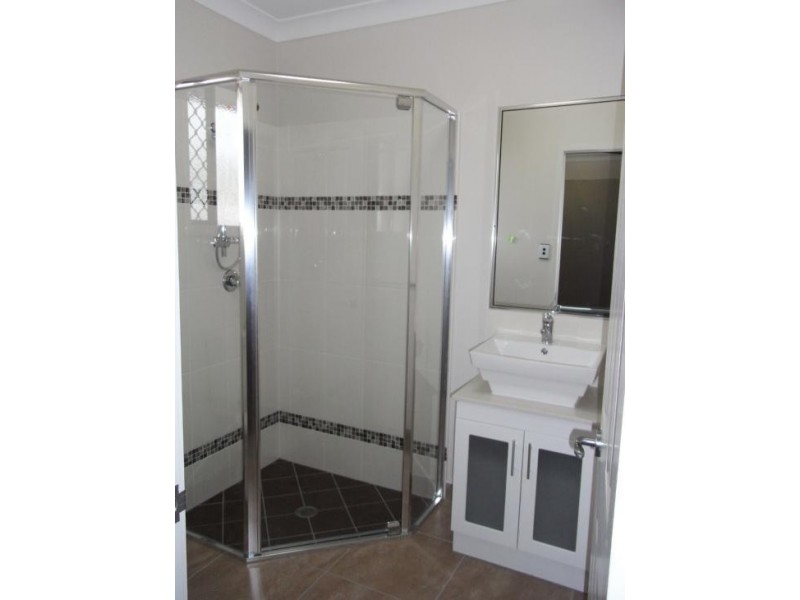 24 Saba Street, Burdell QLD 4818