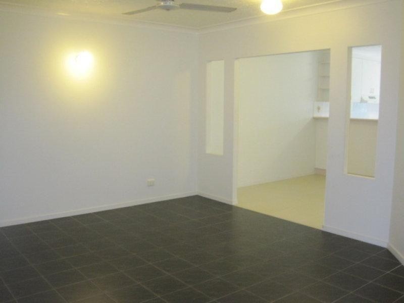 2/8 Regent Street, Hyde Park QLD 4812