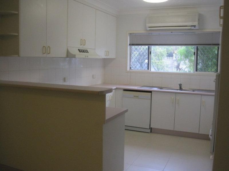 2/8 Regent Street, Hyde Park QLD 4812