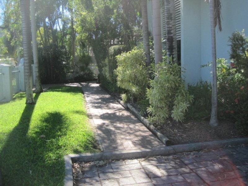 4/8 Regent Street, Hyde Park QLD 4812