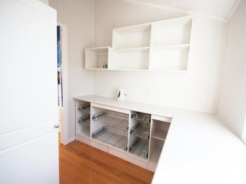 82 Robertson Street, Railway Estate QLD 4810