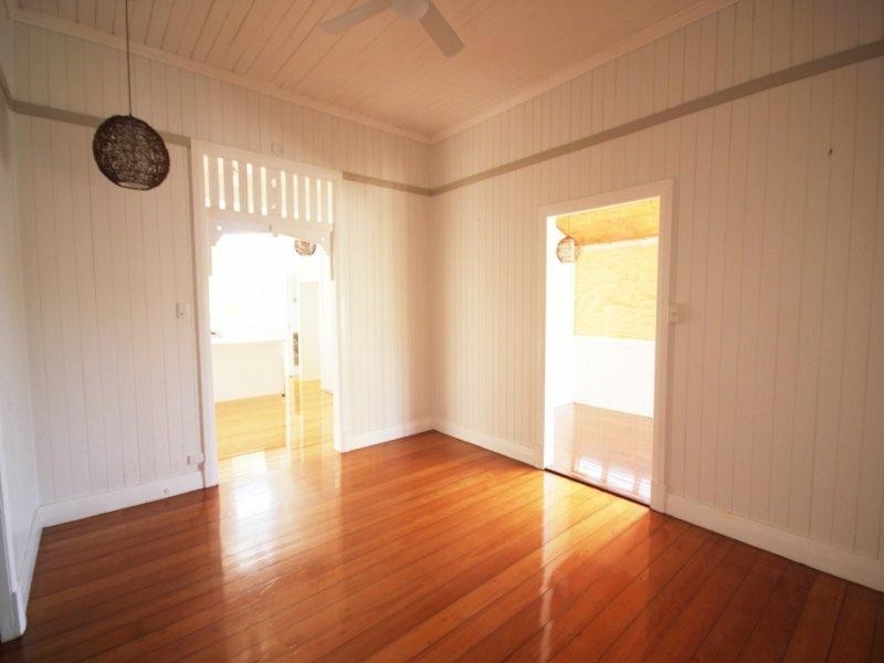 82 Robertson Street, Railway Estate QLD 4810