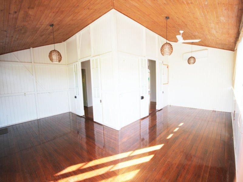 82 Robertson Street, Railway Estate QLD 4810