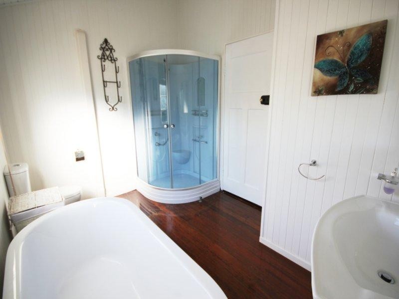 82 Robertson Street, Railway Estate QLD 4810