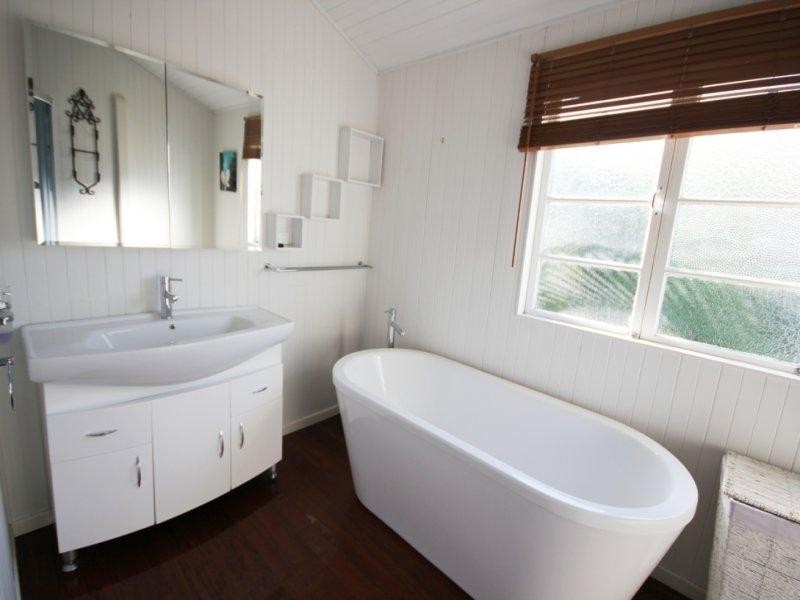 82 Robertson Street, Railway Estate QLD 4810