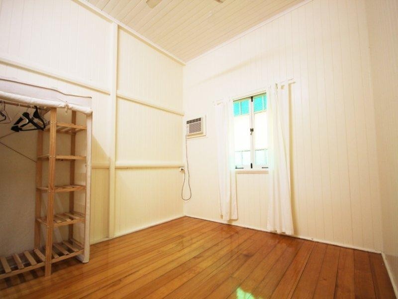 82 Robertson Street, Railway Estate QLD 4810