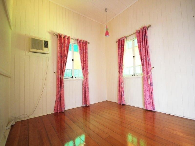 82 Robertson Street, Railway Estate QLD 4810