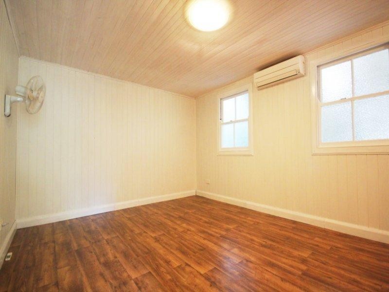 82 Robertson Street, Railway Estate QLD 4810