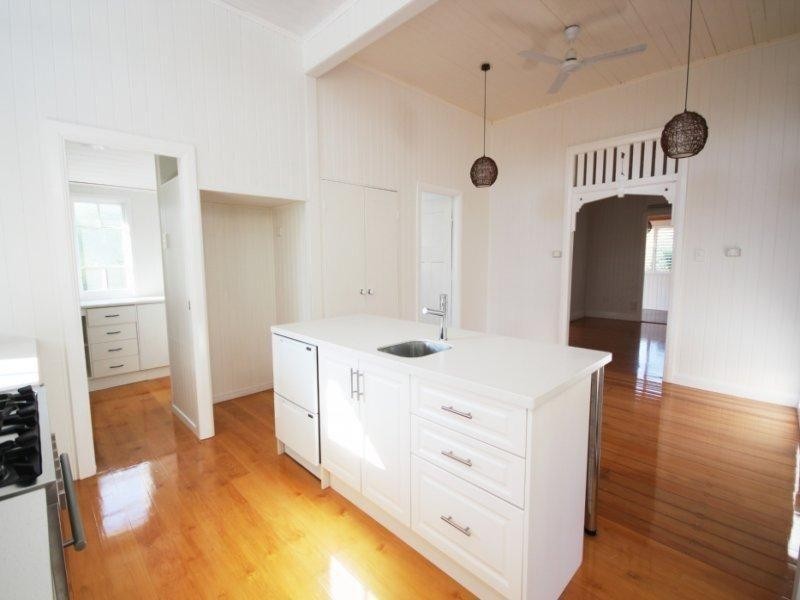 82 Robertson Street, Railway Estate QLD 4810