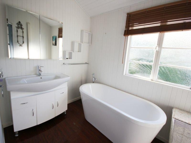 82 Robertson Street, Railway Estate QLD 4810