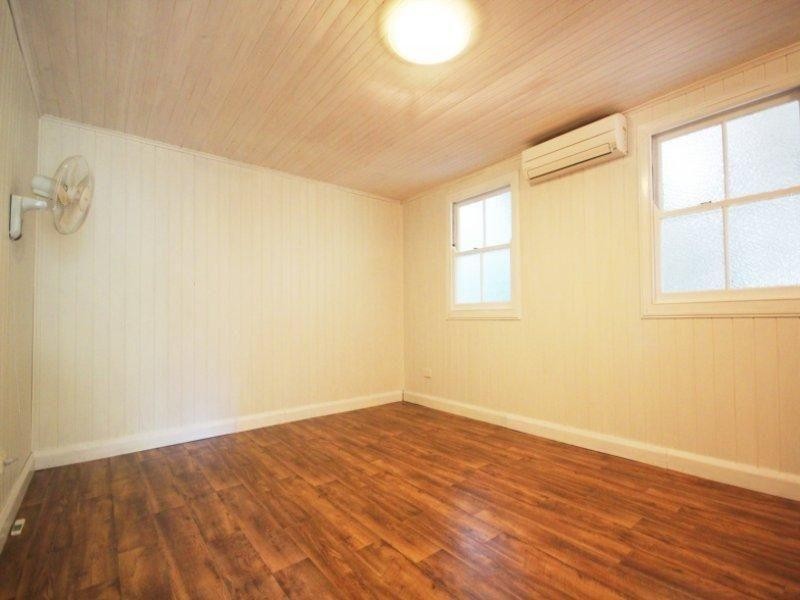 82 Robertson Street, Railway Estate QLD 4810