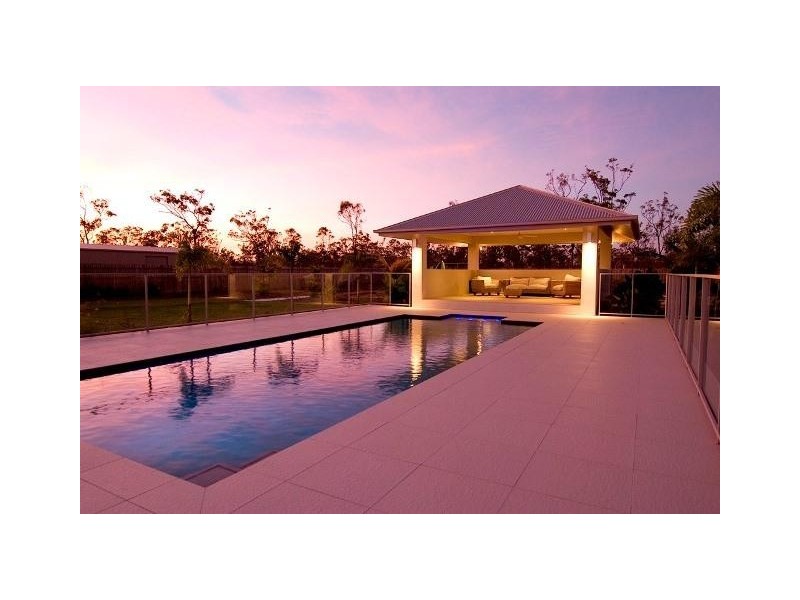 30 Gundabluey Crescent, Mount Low QLD 4818