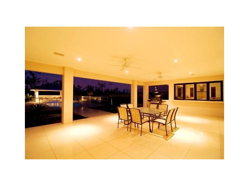 30 Gundabluey Crescent, Mount Low QLD 4818