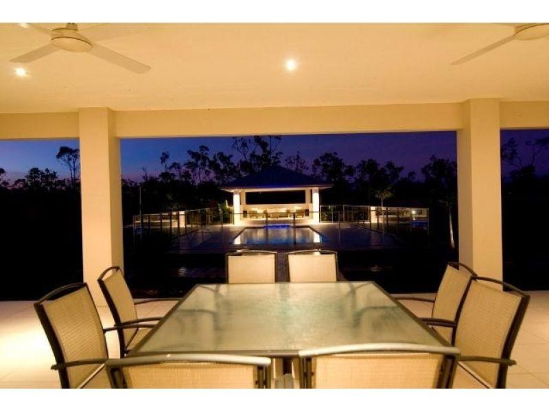 30 Gundabluey Crescent, Mount Low QLD 4818