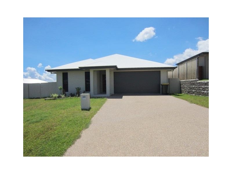 5 Baird Court, Bushland Beach QLD 4818