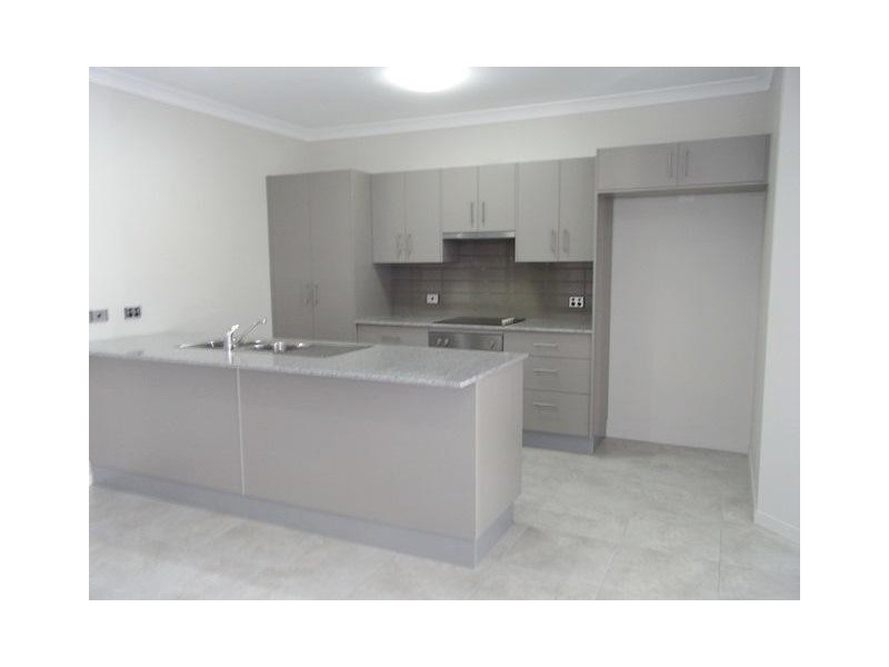 5 Baird Court, Bushland Beach QLD 4818