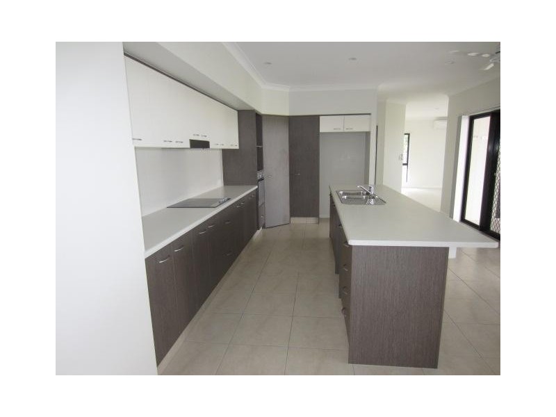 17 Baird Court, Bushland Beach QLD 4818