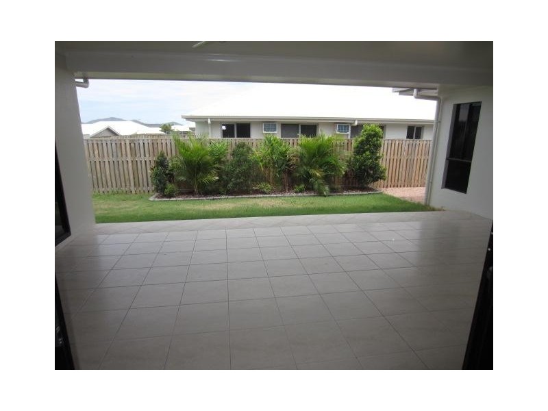 17 Baird Court, Bushland Beach QLD 4818